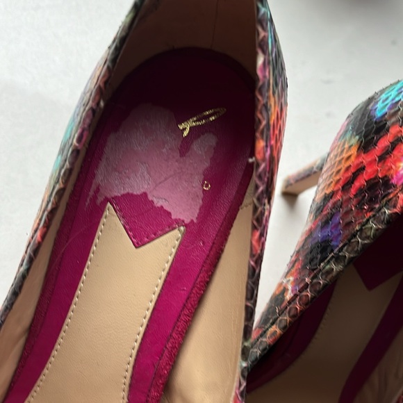 Spectacular Brian Atwood rainbow snakeskin stilettos. Size 7.5 - Picture 5 of 7